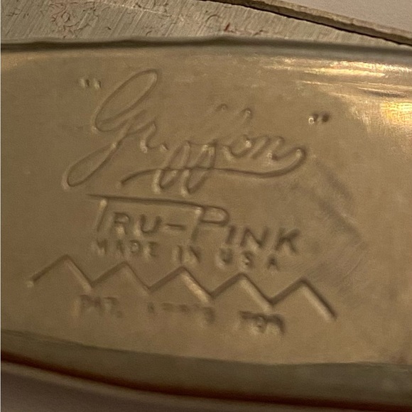 Vintage Griffin Pinking Shears, Tracing Wheel & Buttons - Picture 3 of 7